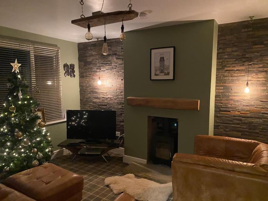 Lovely Semi-Beach 2X Pubs -5 Min Walk-Pets Welcome-Parking-Garden Scalby  Luaran gambar