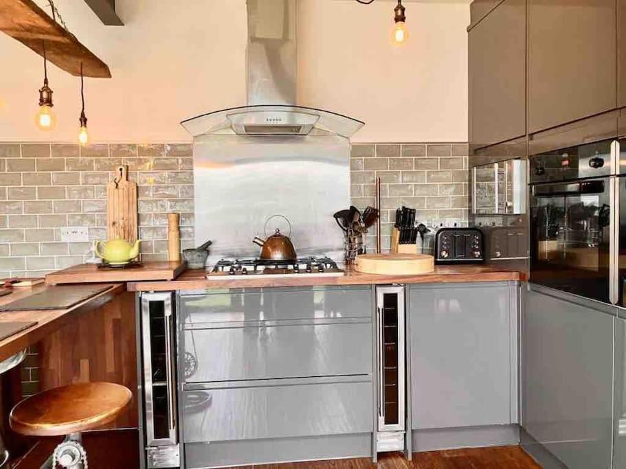 Lovely Semi-Beach 2X Pubs -5 Min Walk-Pets Welcome-Parking-Garden Scalby  Luaran gambar